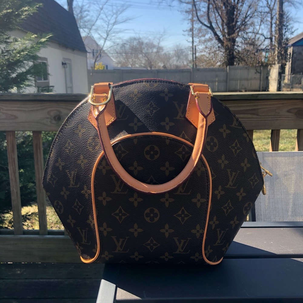 Louis Vuitton ellipse shoulder bag